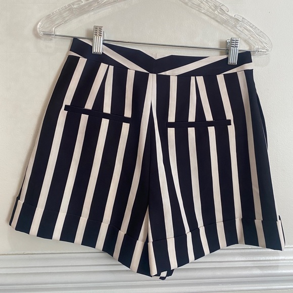 Alice +Olivia Moondust Black and White Striped shorts size 10 - Picture 2 of 12